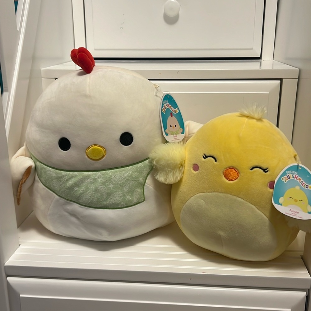 Duo chicken squishmallows
